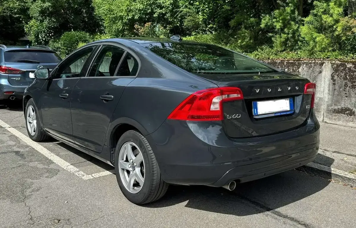 Usata Volvo S60 Summum 150 CV (110 kW) 2016 Grigio Berlina