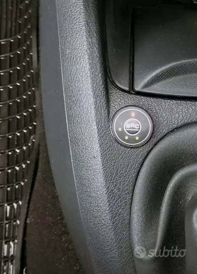 Usata Renault Clio II 58 CV (42 kW) 2003 Grigio Berlina