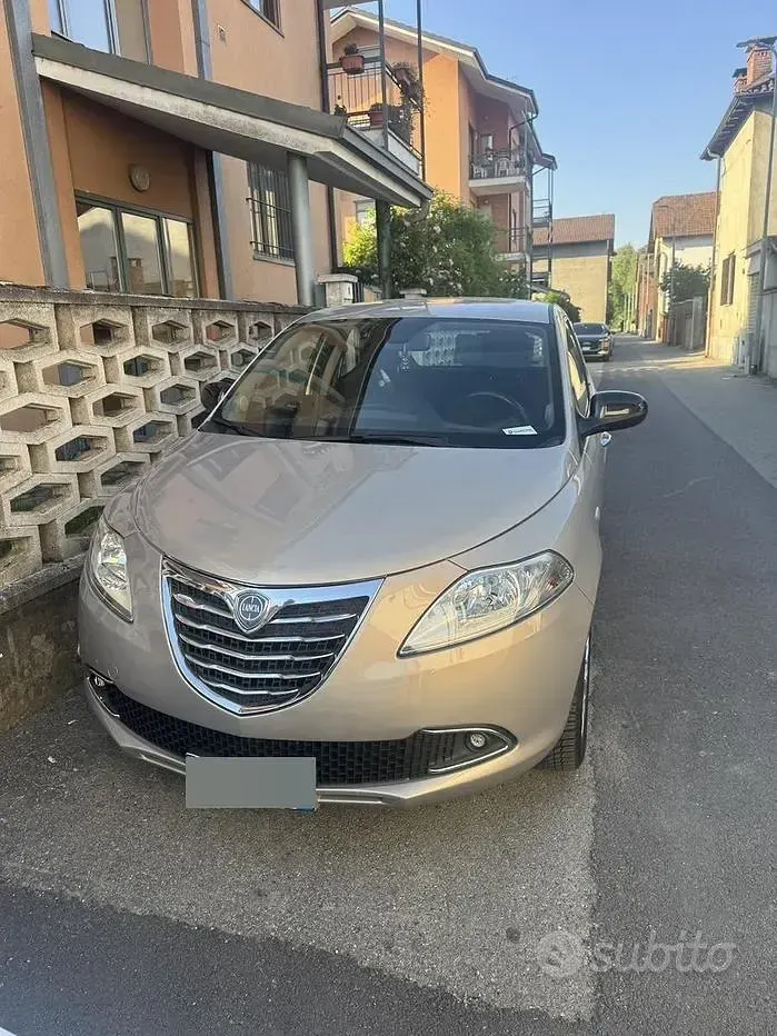 Usata Lancia Ypsilon 60 CV (44 kW) 2014 Utilitaria