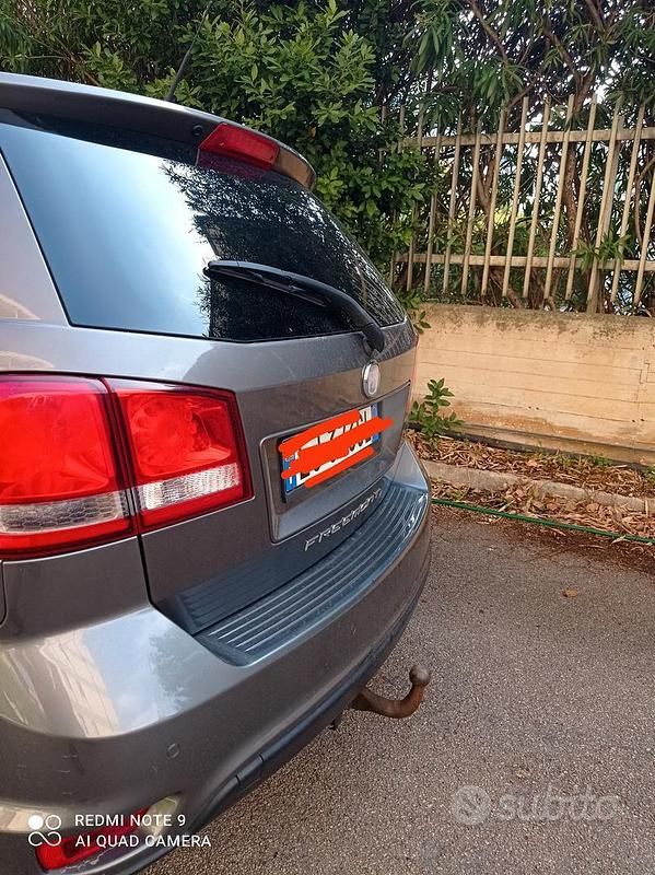 Grigio Usata 2011 Fiat Freemont SUV | 7800 € (Buon prezzo) - Immagine 1/4