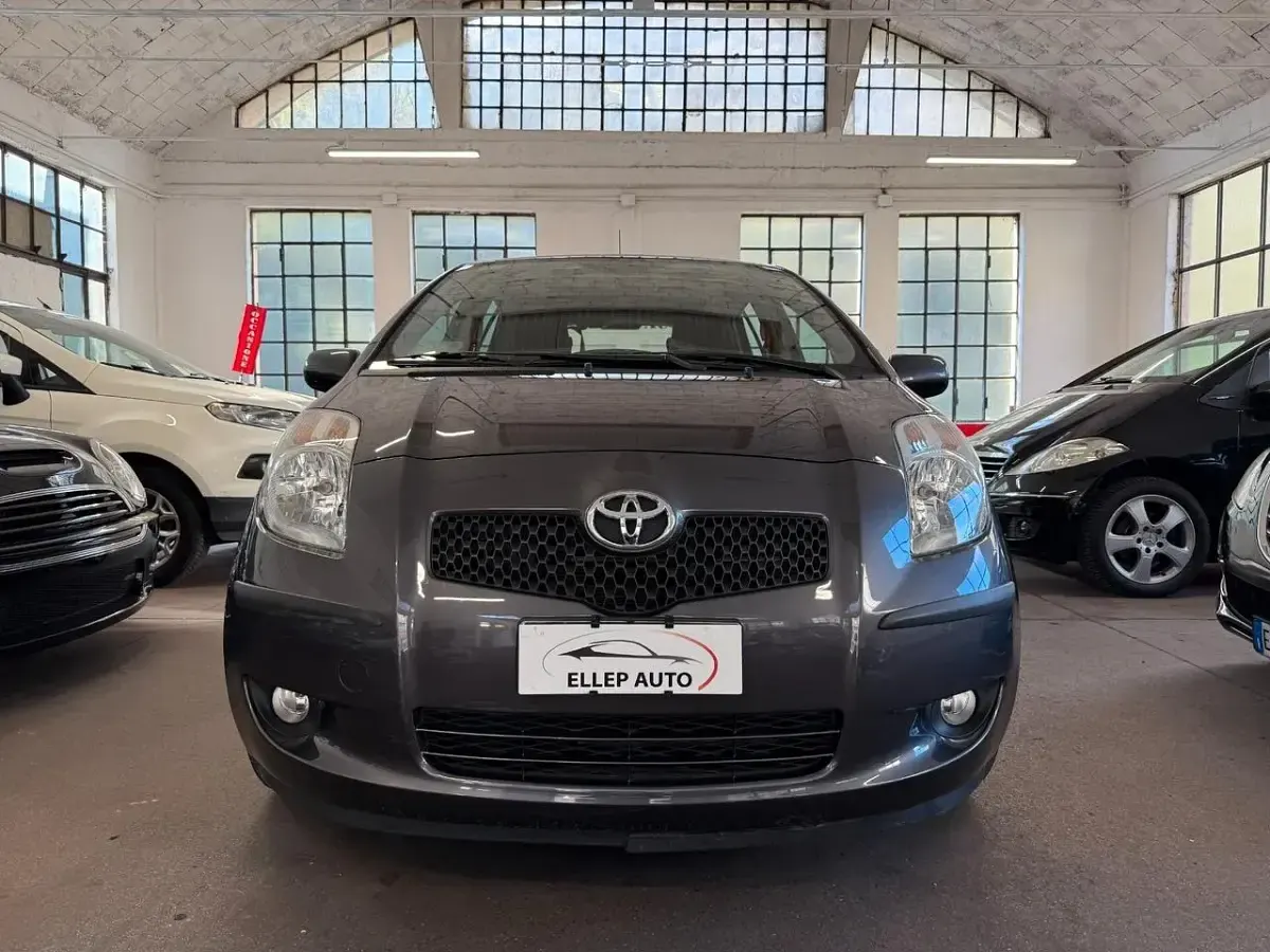 Brugt Toyota Yaris Sol 87 HK (63 kW) 2008 Grå Hatchback