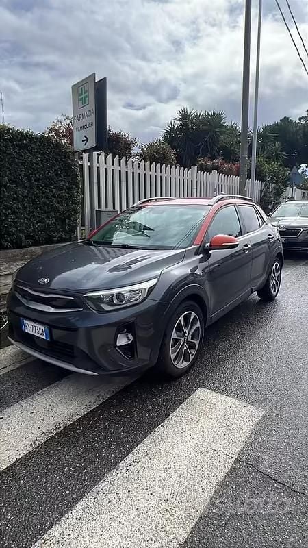 Usata Kia Stonic Style 120 CV (88 kW) 2019 Grigio SUV