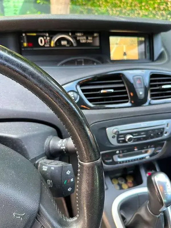 Usata Renault Scénic III 110 CV (80 kW) 2014 Nero Monovolume