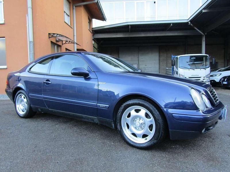 Usata Mercedes CLK200 192 CV (141 kW) 1998 Blu metallizzato Coupé