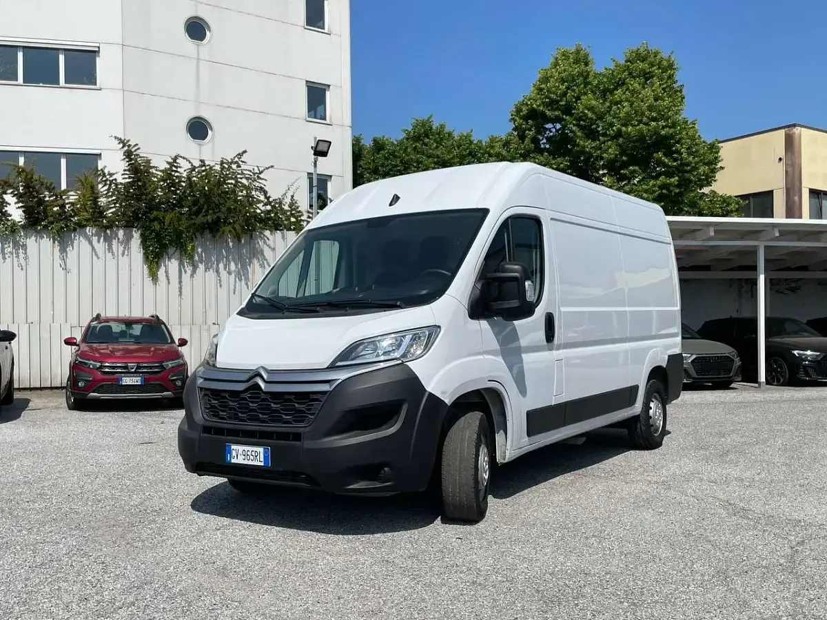 Usata Citroën Jumper 140 CV (102 kW) 2024 Bianco Monovolume