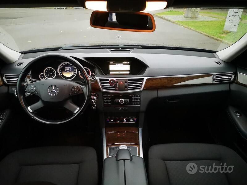 Usata Mercedes E220 170 CV (125 kW) 2012 Nero Station wagon