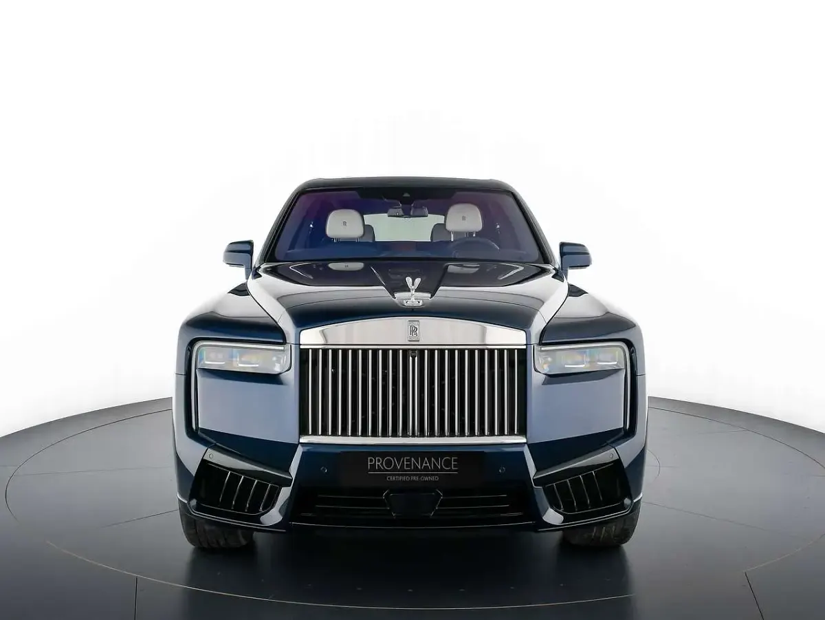 Usata Rolls Royce Cullinan 571 CV (419 kW) 2024 Blu/azzurro SUV