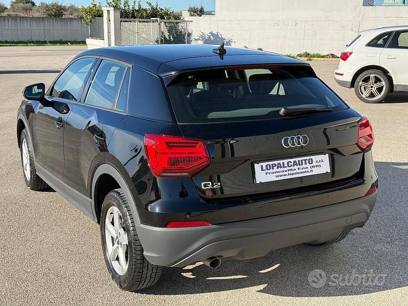 Begagnad Audi Q2 Business 116 HK (85 kW) 2020 Svart SUV