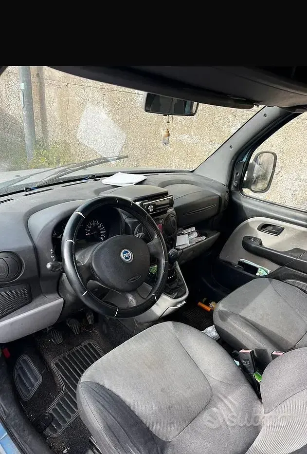 Usata Fiat Doblò 103 CV (75 kW) 2005 Monovolume