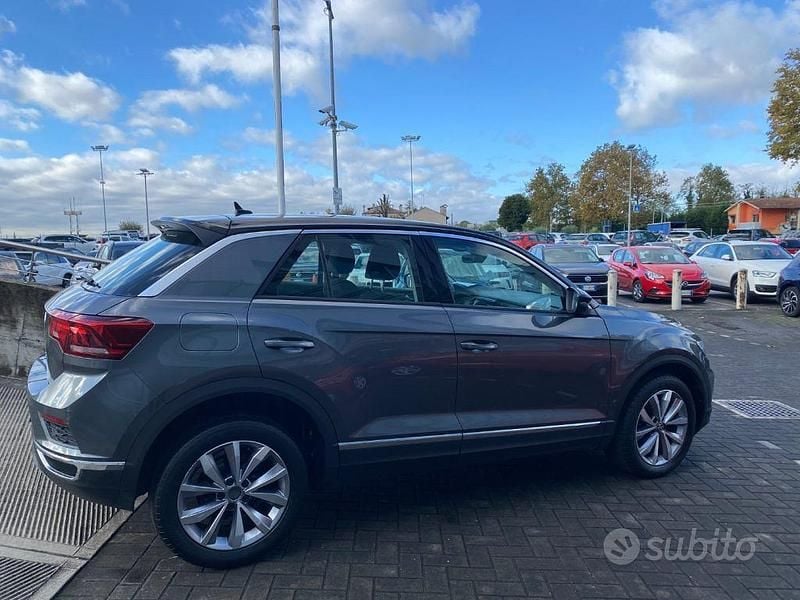 Usata VW T-Roc Style 110 CV (80 kW) 2022 Grigio SUV