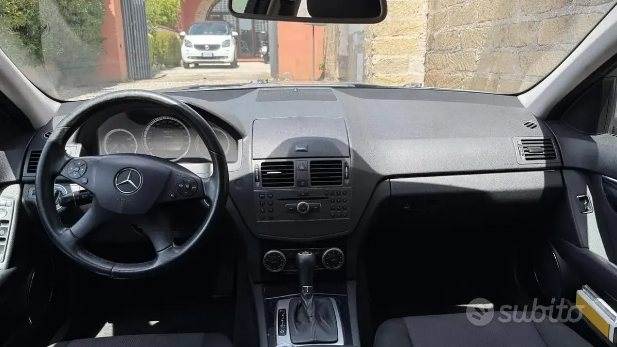 Usata Mercedes C220 170 CV (125 kW) 2011 Grigio Berlina