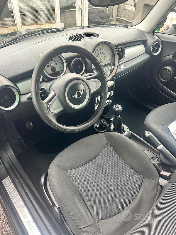Käytetty Mini Cooper D 109 HP (80 kW) 2008 Musta Viistoperä