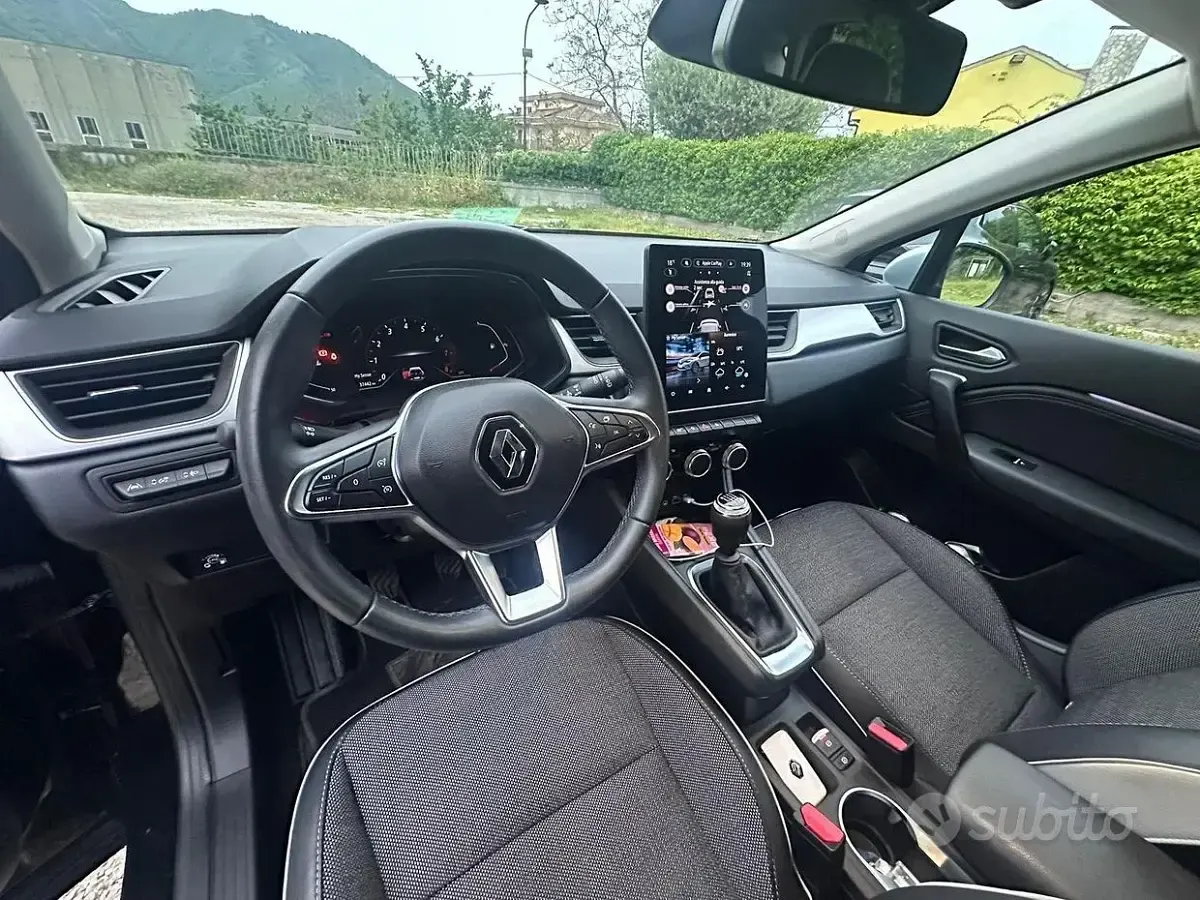 Usata Renault Captur 100 CV (73 kW) 2023 Nero SUV
