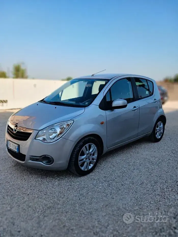 Usata Opel Agila Enjoy 68 CV (50 kW) 2012 Grigio Utilitaria