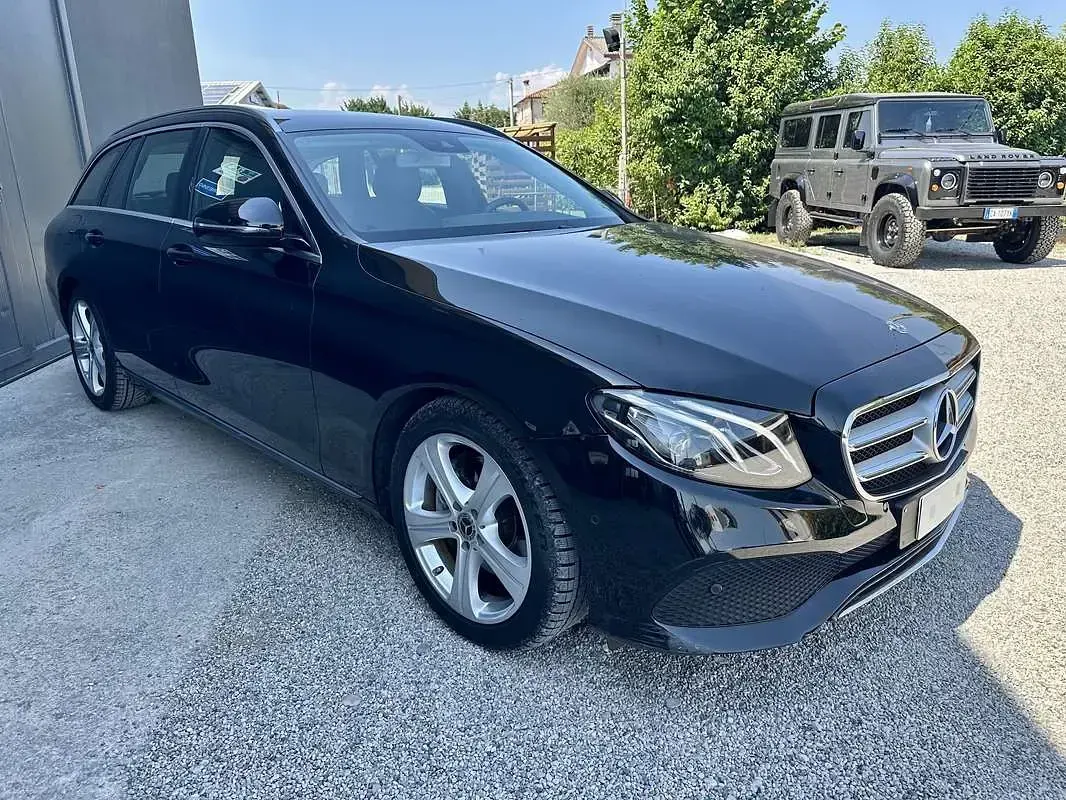 Usata Mercedes E220 Business 194 CV (142 kW) 2019 Nero Station wagon