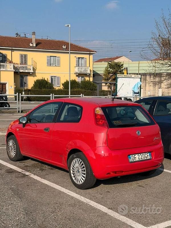 Usata Fiat Grande Punto 65 CV (47 kW) 2007 Rosso Utilitaria