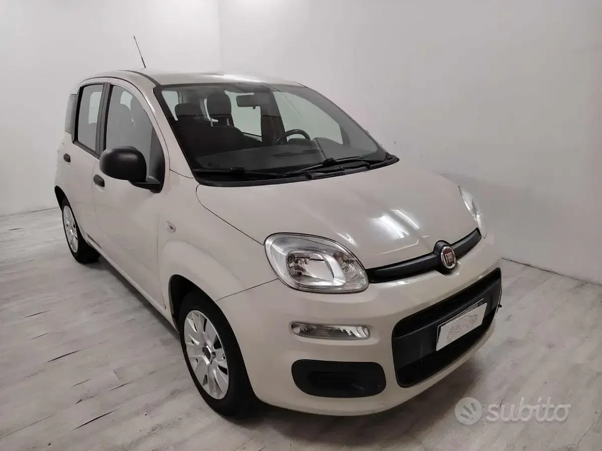 Usata Fiat Panda Lounge 69 CV (50 kW) 2016 Bianco Utilitaria