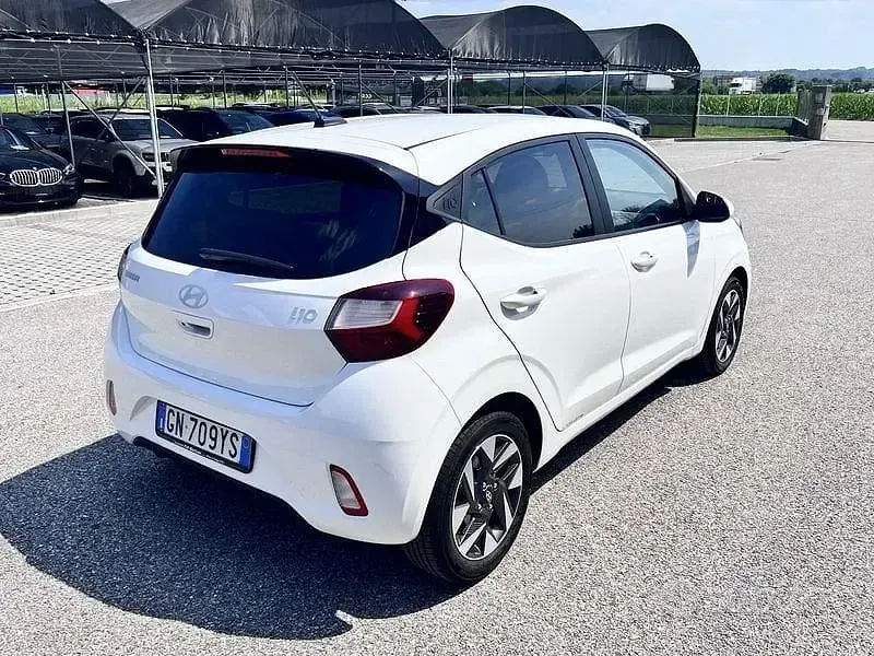 Usata Hyundai i10 83 CV (61 kW) 2024 Bianco Utilitaria