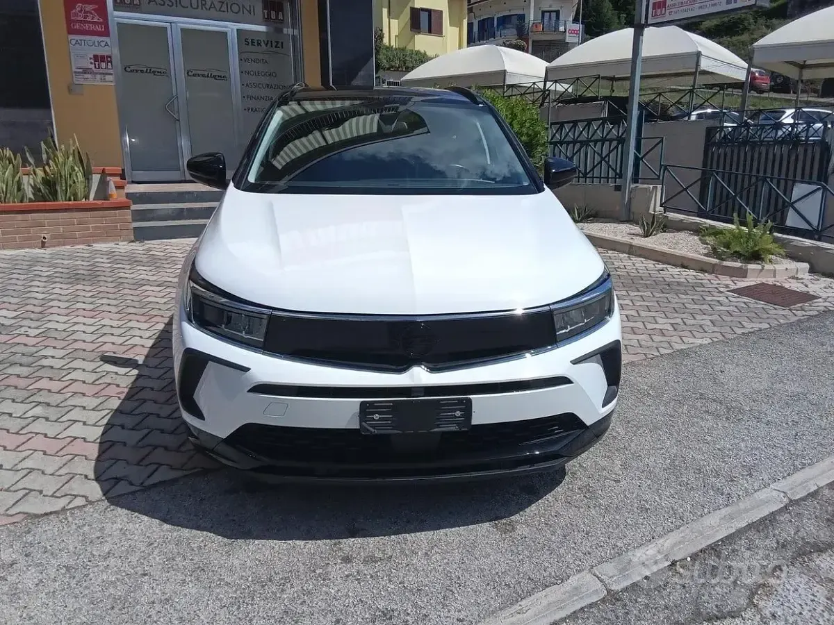 Usata Opel Grandland X GS Line 130 CV (95 kW) 2023 Bianco SUV