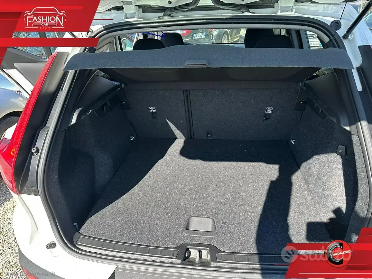 Gebraucht Volvo XC40 Core 129 PS (94 kW) 2022 Weiß SUV