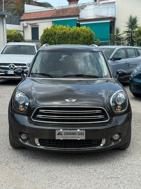 Usata Mini Cooper D Countryman Business 111 CV (81 kW) 2014 Marrone SUV