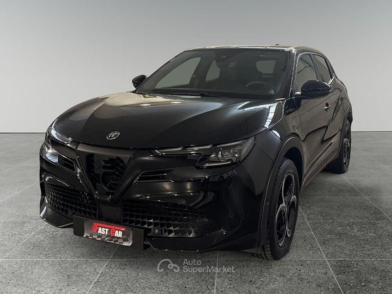 Nuova Alfa Romeo Junior Edizione Speciale 136 CV (100 kW) 2025 Nero SUV