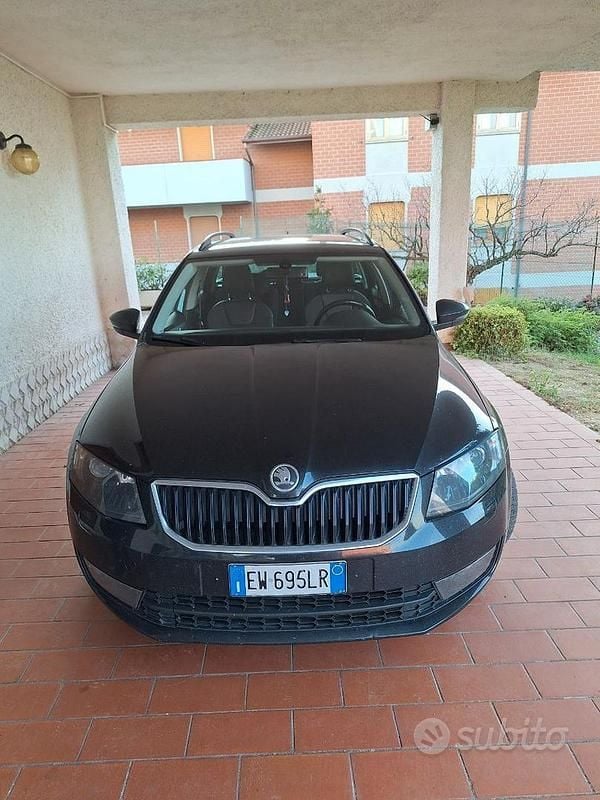 Nero Usata 2014 Skoda Octavia Station wagon | 6000 € (Buon prezzo) - Immagine 1/4