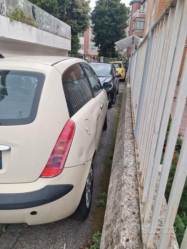 Usata Lancia Ypsilon 2004 Utilitaria