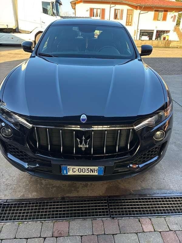 Usata Maserati Levante 275 CV (202 kW) 2016 Nero SUV