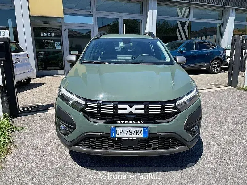Usata Dacia Sandero Expression 91 CV (66 kW) 2023 Verde Berlina