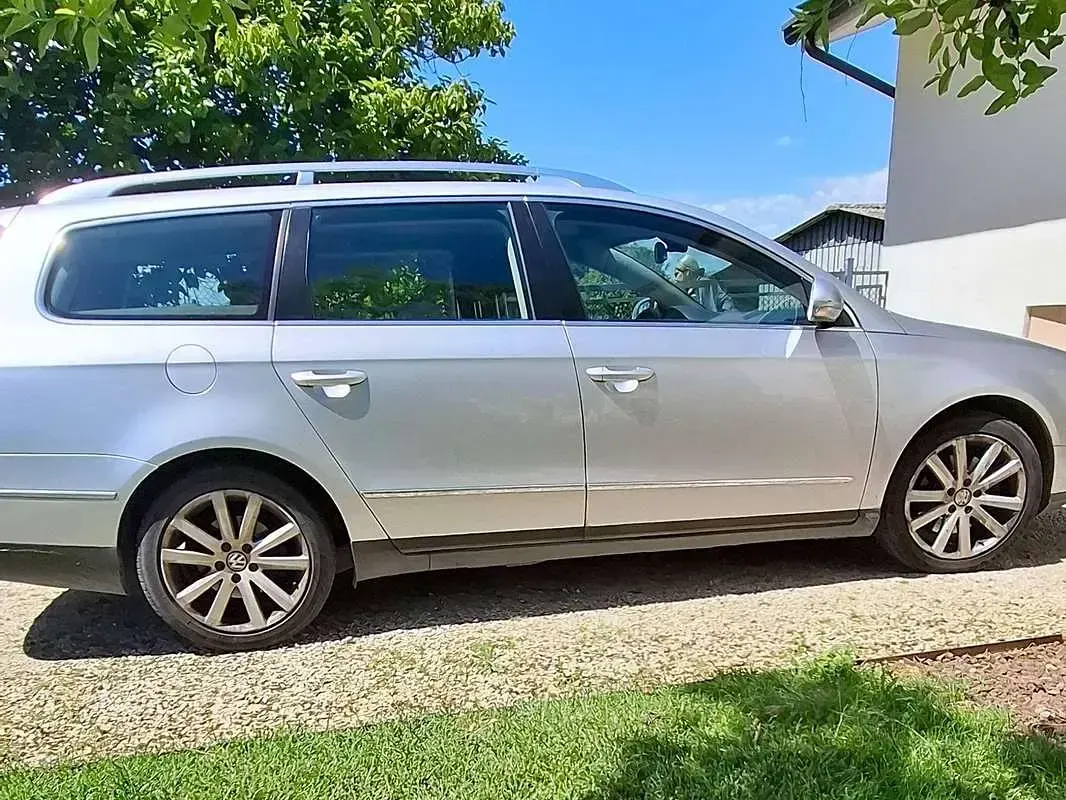 Usata VW Passat Highline 140 CV (102 kW) 2010 Argento Station wagon