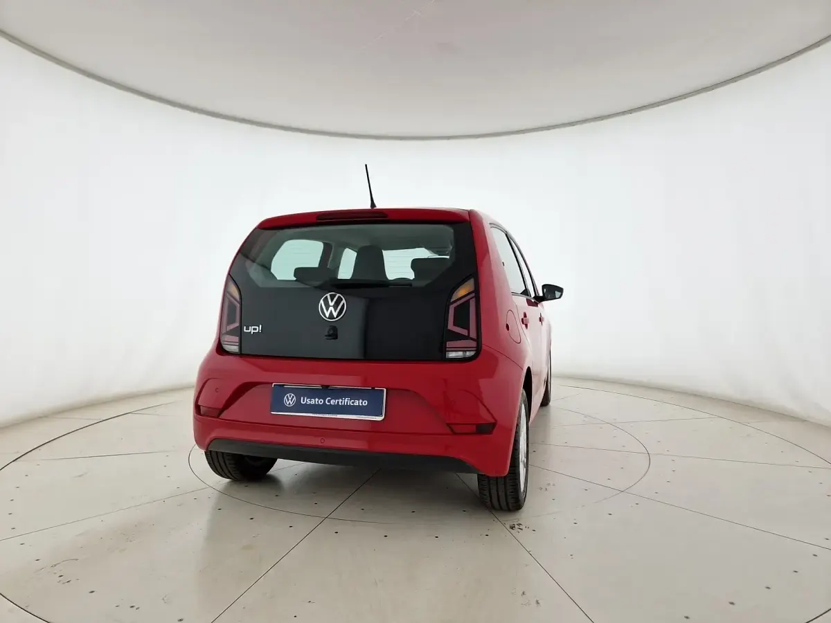 Usata VW up! Move 65 CV (47 kW) 2023 Tornado red Utilitaria