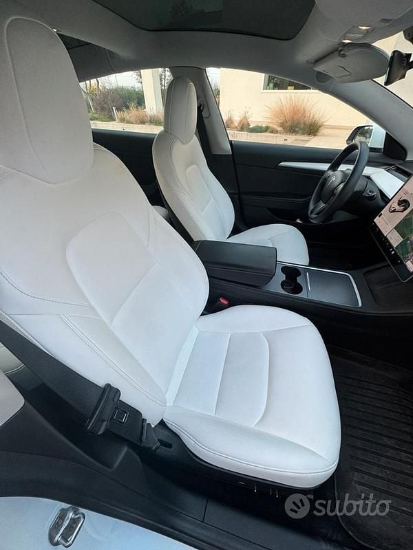 Usata Tesla Model 3 Long Range AWD 366 kW (498 CV) 2021 Bianco Berlina