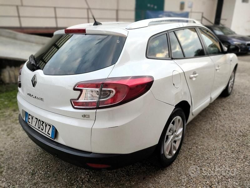 Usata Renault Mégane GrandTour LIMITED 110 CV (80 kW) 2015 Bianco Station wagon
