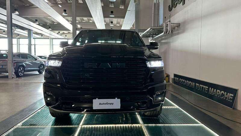Usata RAM 1500 420 CV (308 kW) 2024 Nero Pick-up