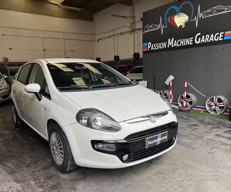 Usata Fiat Punto Evo 78 CV (57 kW) 2011 Bianco Utilitaria
