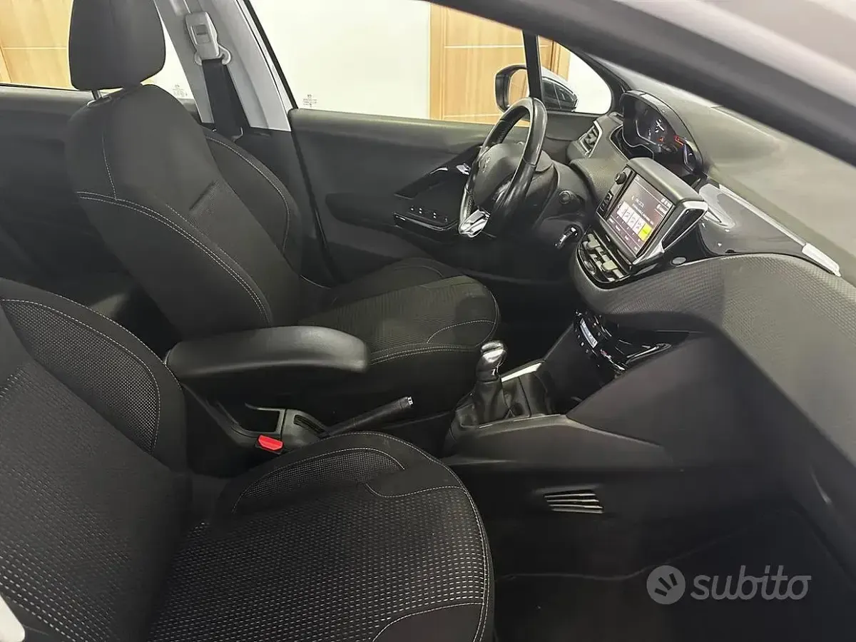 Usata Peugeot 208 Allure 75 CV (55 kW) 2018 Bianco Utilitaria
