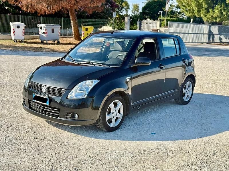Nero Usata 2008 Suzuki Swift Due volumi | 2299 € (Super prezzo) - Immagine 1/4