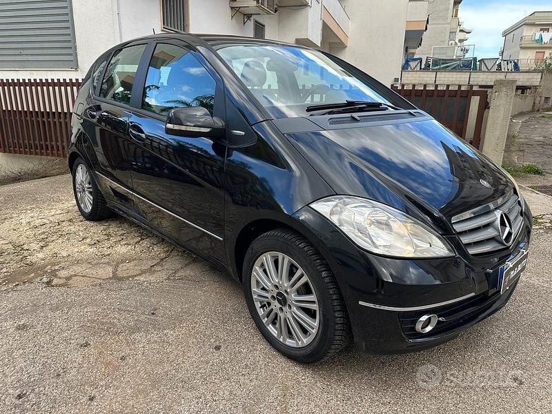 Usata Mercedes A180 Executive 109 CV (80 kW) 2010 Nero Berlina
