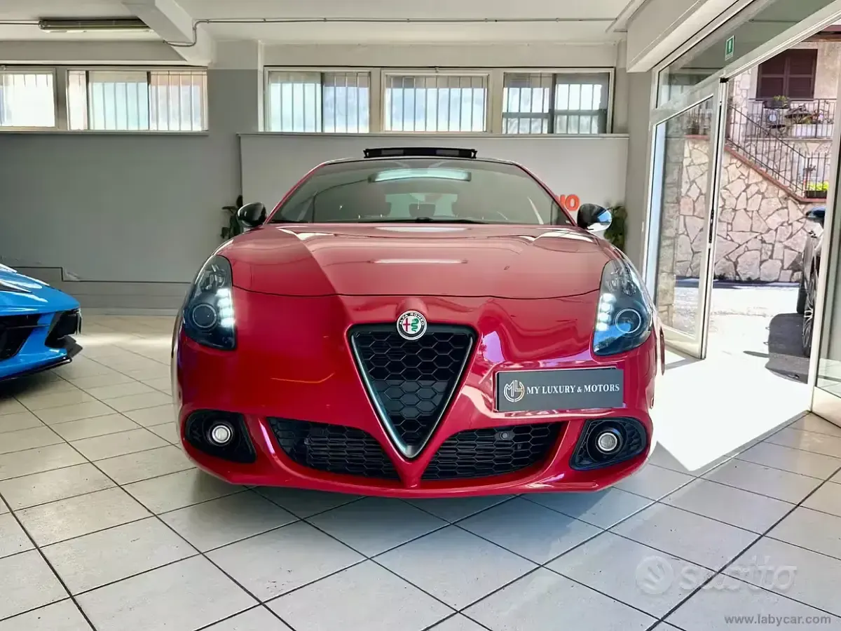 Usata Alfa Romeo Giulietta 241 CV (177 kW) 2015 Rosso Utilitaria