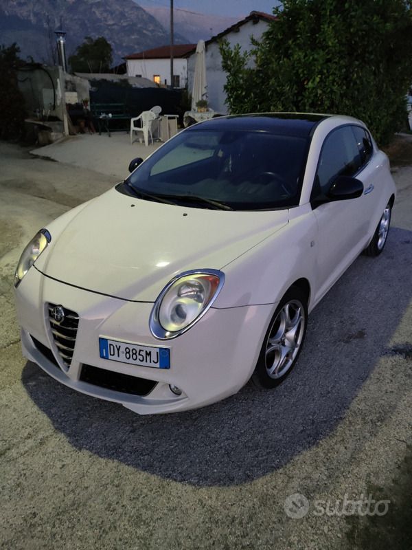 Bianco Usata 2009 Alfa Romeo MiTo Due volumi | 5900 € (Molto cara) - Immagine 1/4