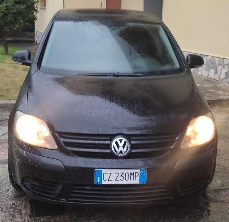 Usata VW Golf IV Highline 105 CV (77 kW) 2004 Berlina