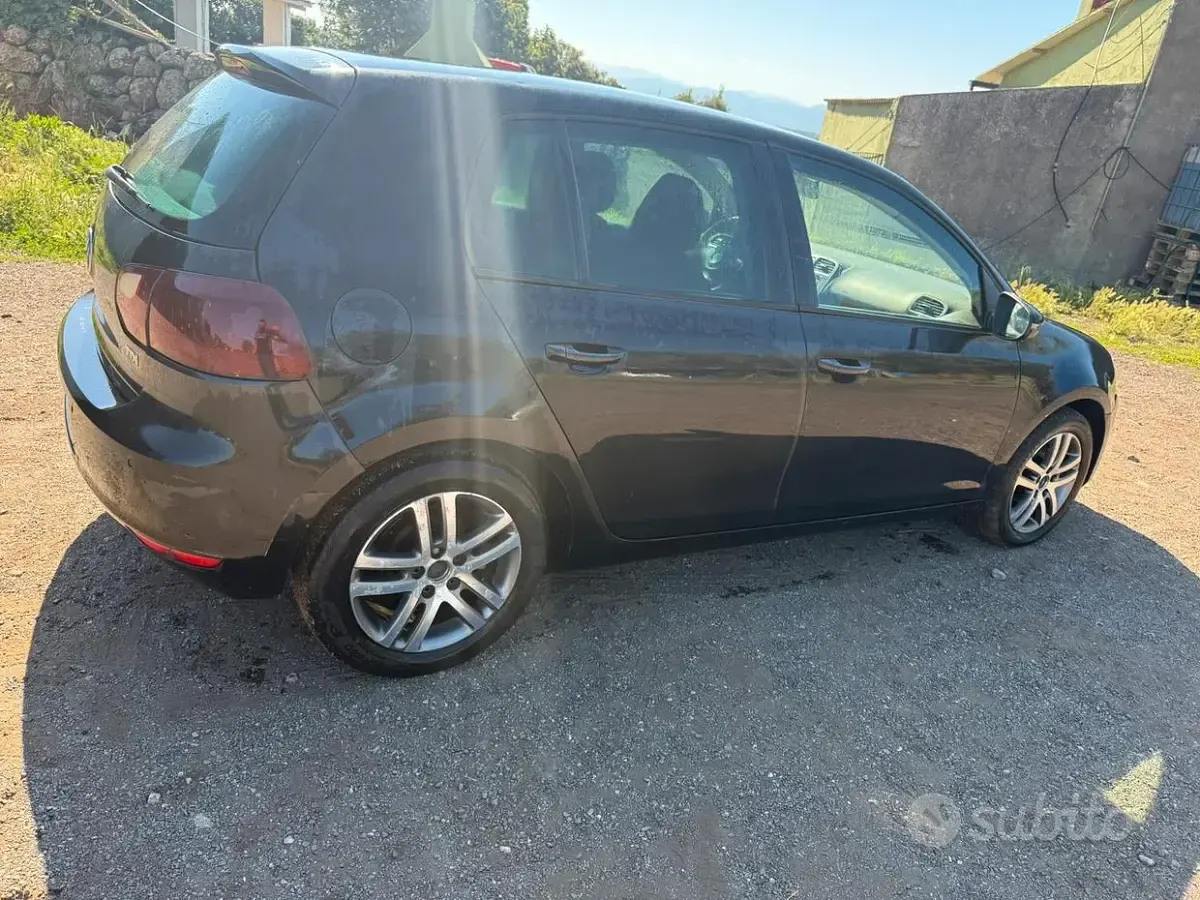 Usata VW Golf VII 110 CV (80 kW) 2012 Nero Utilitaria