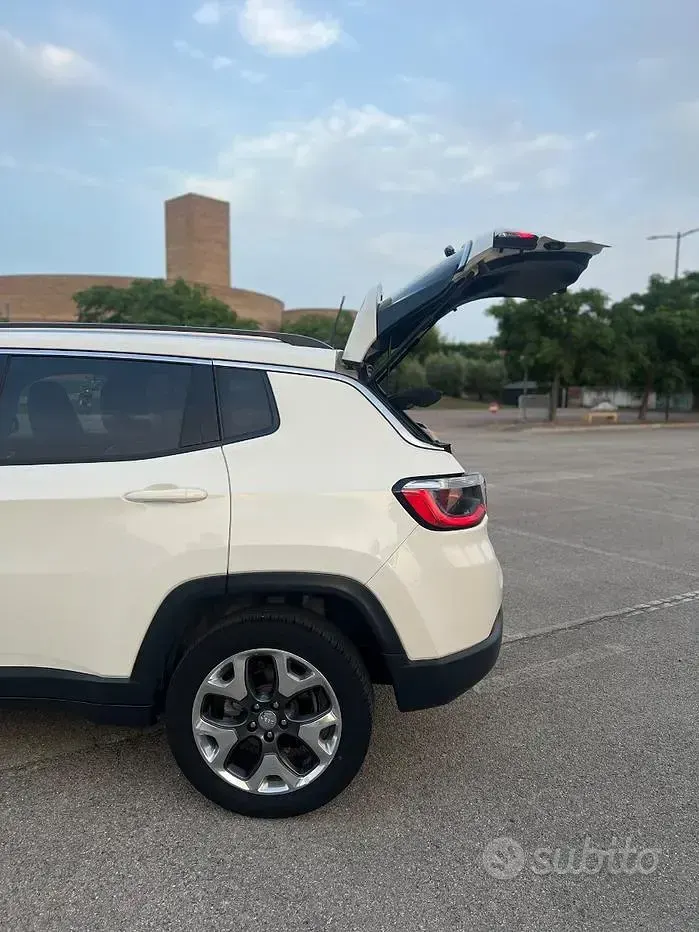 Usado Jeep Compass Limited 140 CV (102 kW) 2018 Blanco SUV