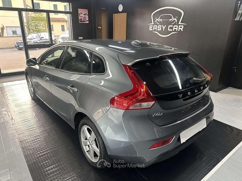 Usata Volvo V40 Kinetic 120 CV (88 kW) 2017 Grigio Station wagon