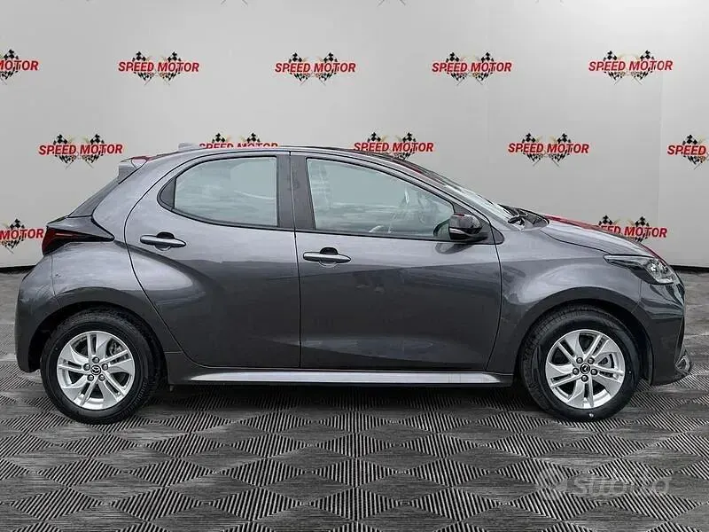 Begagnad Mazda 2 Center-Line 116 HK (85 kW) 2024 Grå Halvkombi