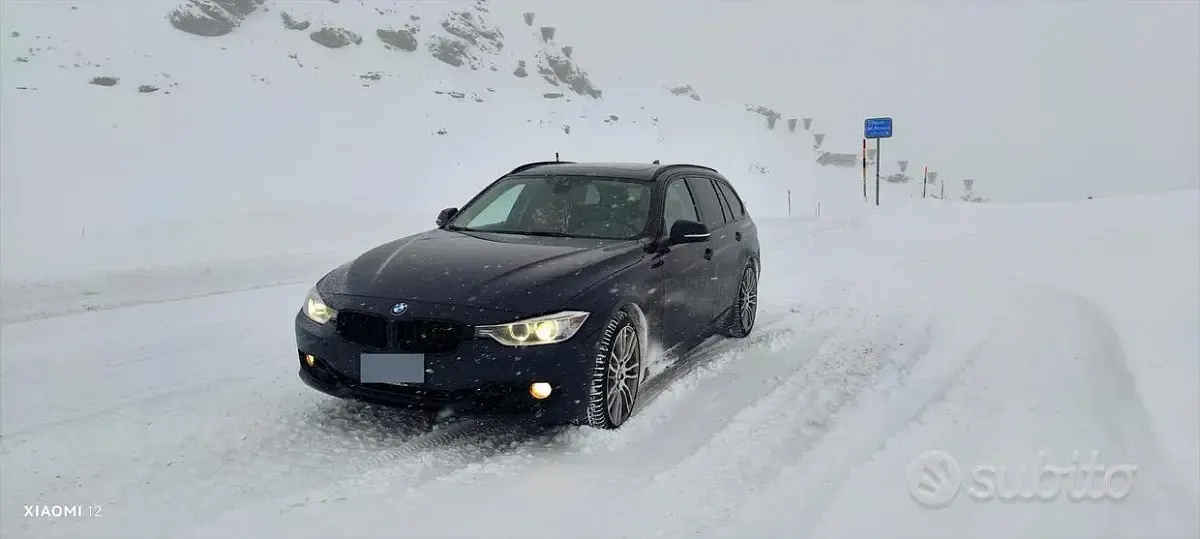 Usata BMW 330 Sport Line 258 CV (189 kW) 2015 Blu Station wagon