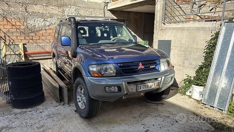 Usata Mitsubishi Pajero 160 CV (117 kW) 2001 Blu SUV