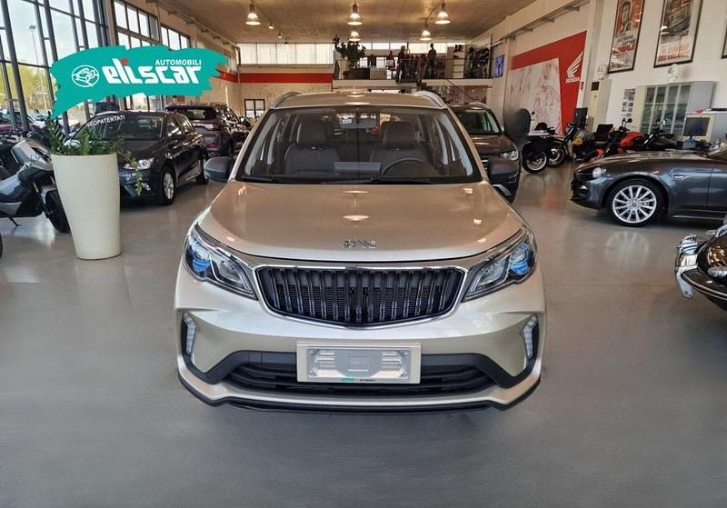 Nuova EMC QUATTRO 103 CV (75 kW) 2026 Oro SUV