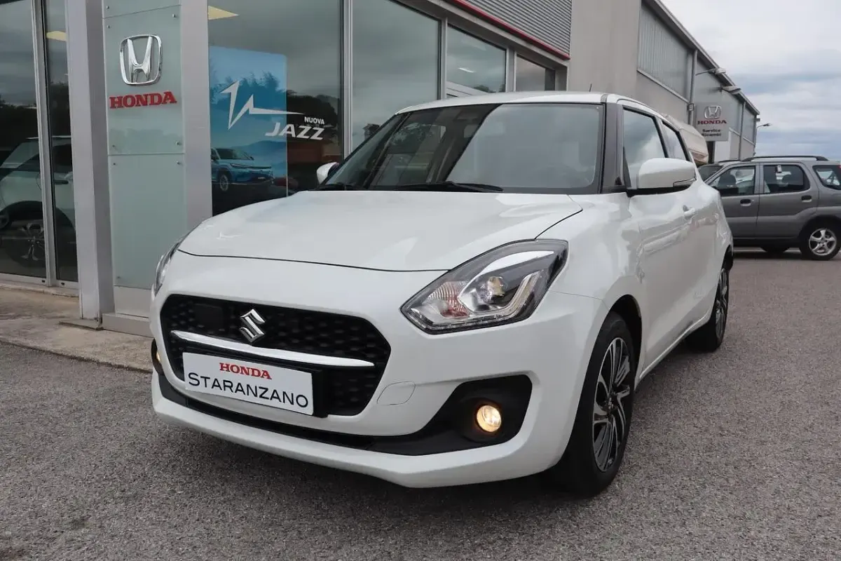 Usata Suzuki Swift 82 CV (60 kW) 2024 Bianco Utilitaria